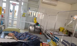 Vụ nhiều học sinh đau bụng nhập viện ở Thanh Hoá: Nhà trường báo cáo gì?
