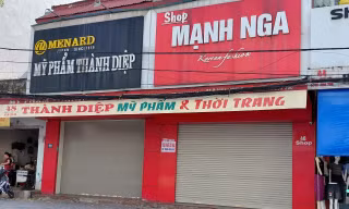 Nhiều cửa hàng kinh doanh thời trang, mỹ phẩm 'bất ngờ' đóng cửa