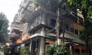 Vụ chung cư không ai quản lý ở Thanh Hóa: Vận động người dân tháo dỡ chuồng cọp, lồng sắt