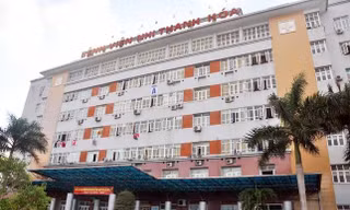 Mới nhất vụ Trưởng khoa Dược bị tố: Không sàm sỡ nhưng vi phạm thuần phong mỹ tục?