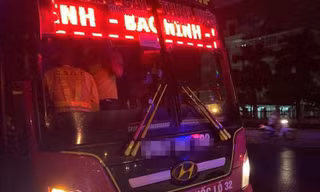 Chiếc xe khách chở quá số người quy định