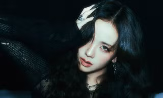 EP "AMORTAGE" - Jisoo: Khi đóa hoa mong manh năm nào đã sẵn sàng bứt phá