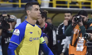 Đội bóng của Ronaldo bị phạt vì xù tiền chuyển nhượng