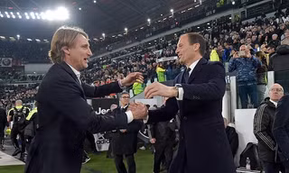 Chuyện lạ tại Serie A: Đội bóng sa thải HLV rồi mời lại sau 2 ngày