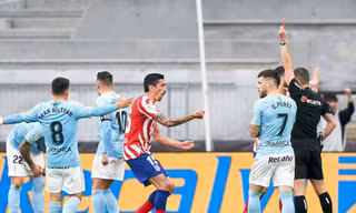 Hậu vệ Atletico Madrid nhận số thẻ đỏ kỷ lục