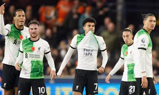 Nhóm phiến quân trở mặt, ra yêu sách thả cha của ngôi sao Liverpool