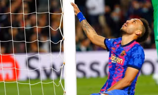 Thua nhược tiểu, Barca lập kỷ lục buồn