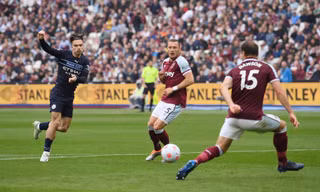 Man City ‘hâm nóng’ cuộc đua vô địch Ngoại hạng Anh