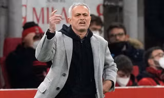 Sếp cũ của Roma ám chỉ Mourinho độc ác