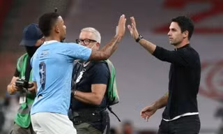 Arsenal đạt được thỏa thuận chiêu mộ tiền đạo Man City