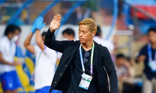 Keisuke Honda giải thể đội bóng của Campuchia