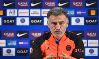 HLV PSG đáp trả chỉ trích sau khi được Messi và Mbappe cứu 