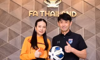 Madam Pang 'bơm doping' cho tuyển Thái Lan sau chiến thắng lịch sử