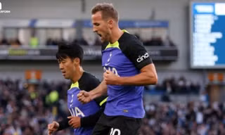 Son và Kane cùng tỏa sáng, Tottenham ‘giải mã’ ngựa ô 