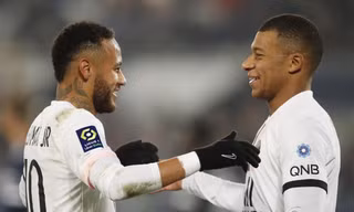 Neymar tỏa sáng, PSG thắng hú vía đội trong nhóm cuối 