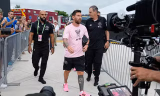 Messi bị đau ở gót chân, Inter Miami toát mồ hôi