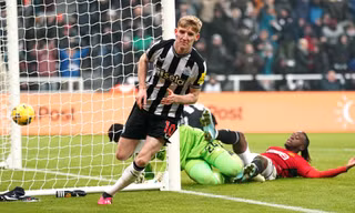MU thua không ngóc đầu dậy trước Newcastle