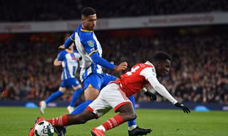 Thua trận sân nhà đầu tiên từ đầu mùa, Arsenal bị loại tức tưởi tại Cúp Liên đoàn