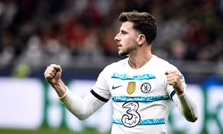Chelsea vượt mặt MU trong ngày Mount toả sáng