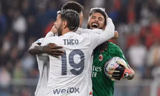 Olivier Giroud được ĐT Pháp triệu tập với tư cách... thủ môn