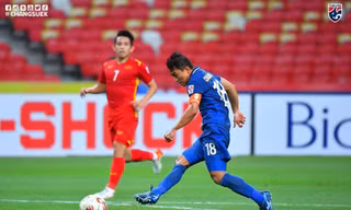 Thắng đội tuyển Việt Nam 2-0, HLV của Thái Lan vẫn bị tiền bối chê