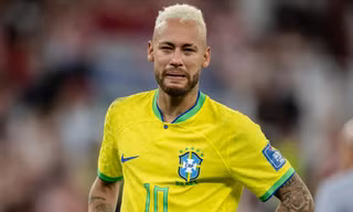 ĐT Brazil được đề nghị đổi huy hiệu trên áo đấu vì Pele