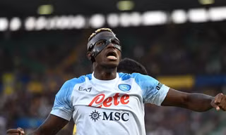 Napoli phô trương sức mạnh, đe dọa những gã khổng lồ của Champions League