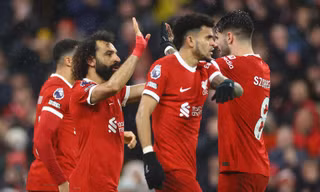 Liverpool thắng tưng bừng trong ngày đầu năm mới