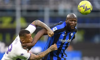 Lukaku bỏ lỡ không tưởng, Inter nếm mùi thất bại trên sân nhà