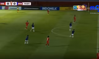 Sân bóng tổ chức trận U19 Việt Nam vs U19 Myanmar tối om, người hâm mộ Indonesia bức xúc với ban tổ chức