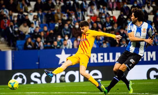 Barca chật vật cầm hoà đàn em