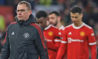 HLV Rangnick phản ứng khi MU bị Scholes chỉ trích