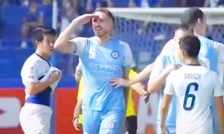 Cầu thủ đội nhà bị xúc phạm, hàng ngàn CĐV Thái Lan đánh sập trang của Melbourne City