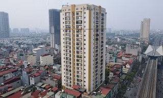Ngân hàng rao bán quyền sử dụng đất một dự án chung cư ở Hà Nội