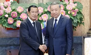 Chủ tịch nước Tô Lâm tiếp Chủ tịch Đảng Nhân dân Campuchia Hun Sen