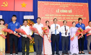 Chủ tịch UBND TPHCM dự lễ công bố ấp mới ở Cần Giờ