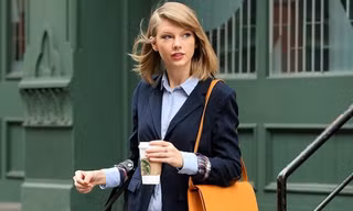 Taylor Swift giản dị dạo phố
