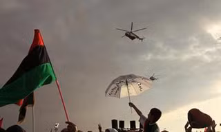 Người dân tại thành phố Benghazi. Ảnh: Reuters