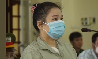 Bị cáo Phùng Thị Nga tại toà.