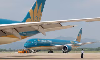 Vietnam Airlines chính thức thông qua phương án phát hành cổ phiếu để tăng vốn thêm 8.000 tỷ đồng, vay Chính phủ 4.000 tỷ đồng và kêu gọi các cổ đông khác cùng cho vay. Ảnh: Phạm Thanh
