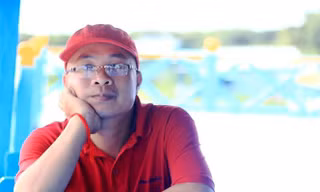 Ai sẽ khóc?
