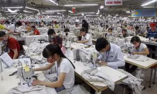 DN dệt may bị ảnh hưởng nặng nề do thiếu nguyên phụ liệu và không có đầu ra, nhiều DN đứng trước nguy cơ phá sản 