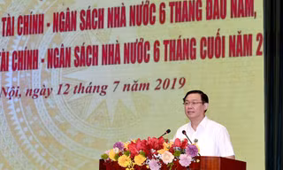 Phó Thủ tướng Vương Đình Huệ chỉ đạo tại Hội nghị sơ kết 6 tháng của Bộ Tài chính 