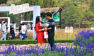 “Đưa em về thanh xuân” ở Thung lũng Tình yêu