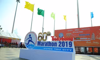 Tiền Phong Marathon 2019 trước giờ khai cuộc Ảnh: HOÀNG MẠNH THẮNG 