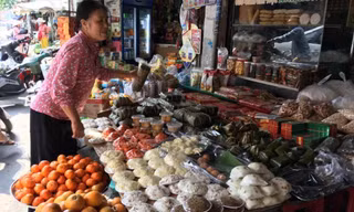 Các sản phẩm “nhà làm” tại chợ ở TPHCM. Ảnh: U.P 