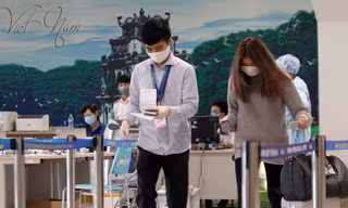 Mở lại đường bay quốc tế sẽ là điều kiện tốt để du lịch rục rịch phát triển trở lại Ảnh: Hoàng Mạnh Thắng 