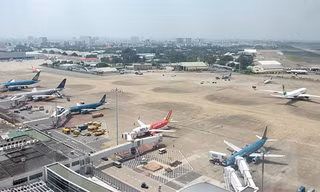 Hai sân bay lớn nhất Việt Nam nguy cơ phải đóng cửa, có tiền không được sửa