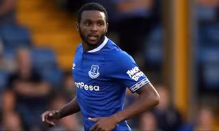 Hậu vệ đội trưởng tuyển Curacao, Cuco Martina 
