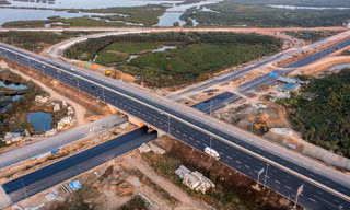 Cận cảnh nút giao cao tốc ‘trăm tỷ’ sắp đưa vào khai thác ở Quảng Ninh